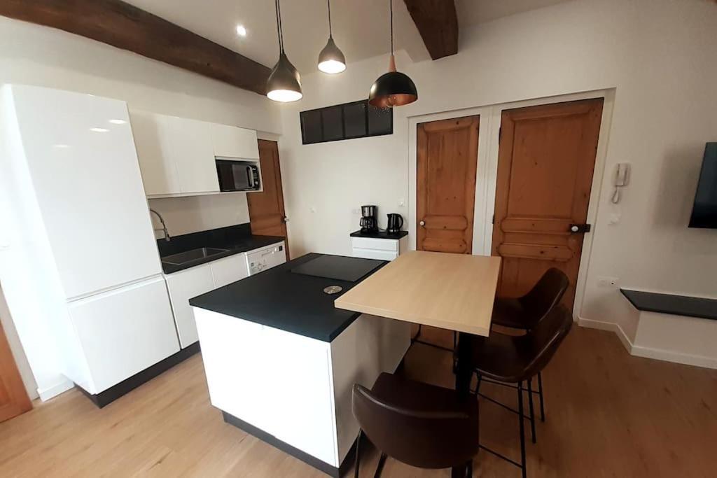 Classe 4 Etoiles - Cybele - Centre Ville 2 Chambres, Cour Privative Et Garage В'єнна Екстер'єр фото